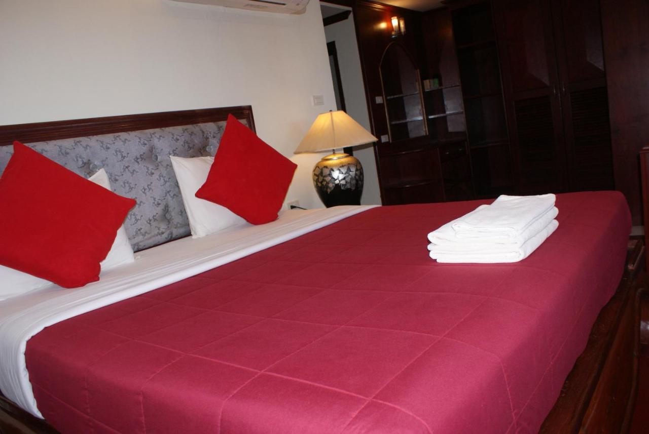 Prince Edouard Apartments & Resort Sha Extra Plus Patong Ngoại thất bức ảnh