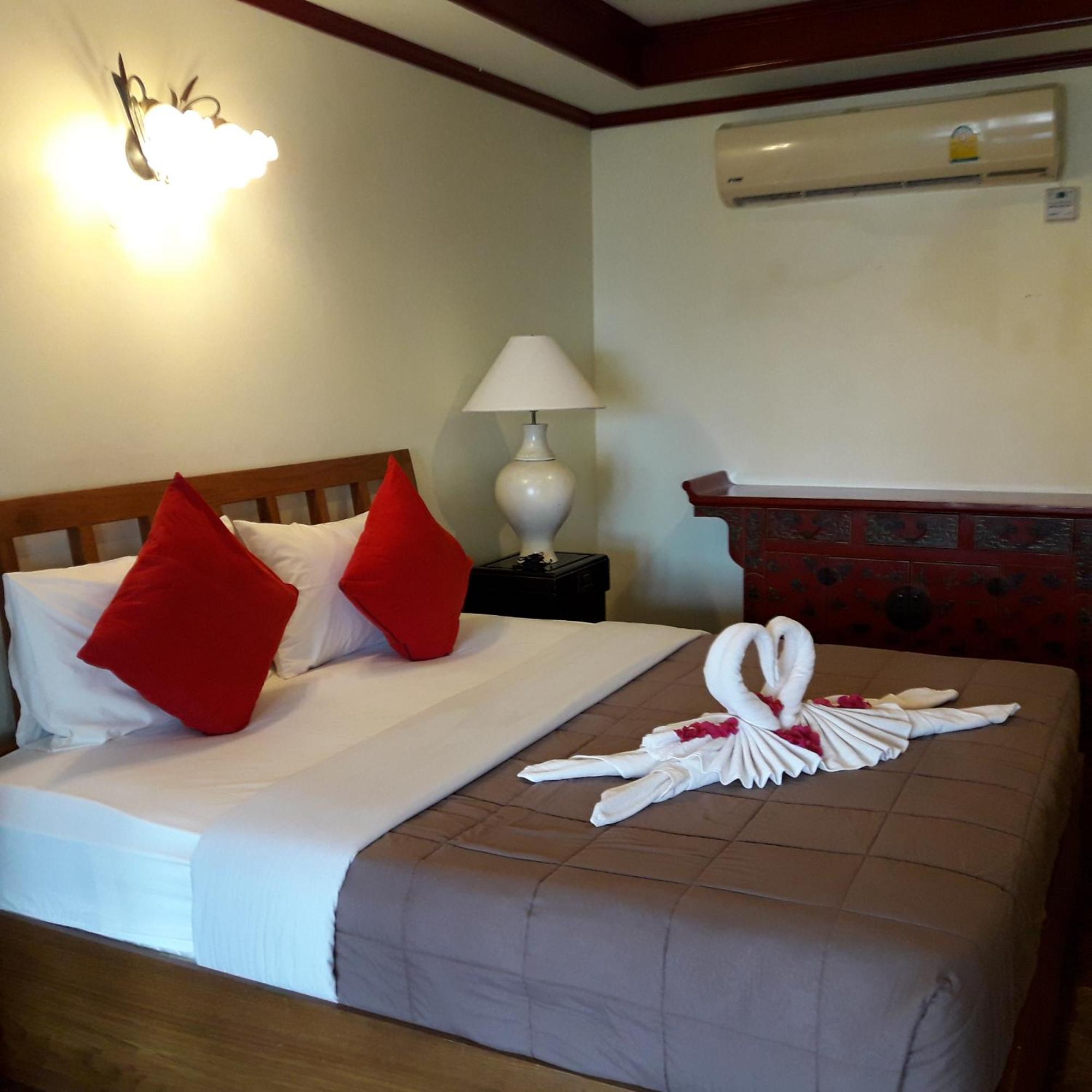 Prince Edouard Apartments & Resort Sha Extra Plus Patong Ngoại thất bức ảnh